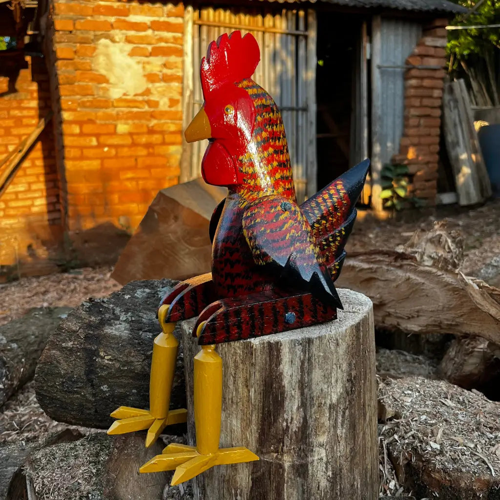 galinha-articulada-madeira-vermelha