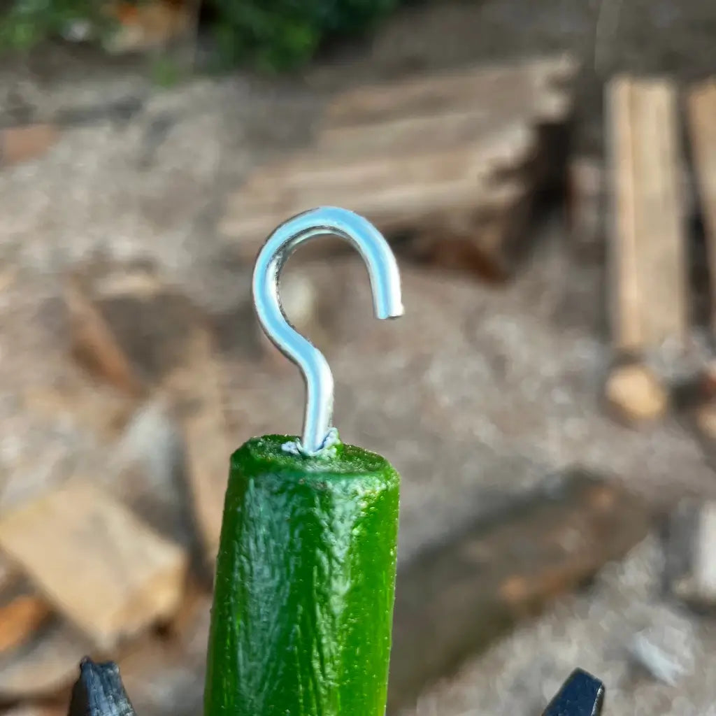 "Gancho de pendurar o cacho de bananas de madeira"