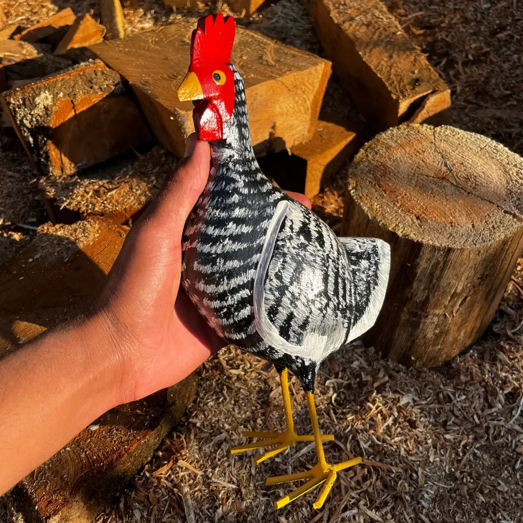 galinha-caipira-madeira-preta-detalhes