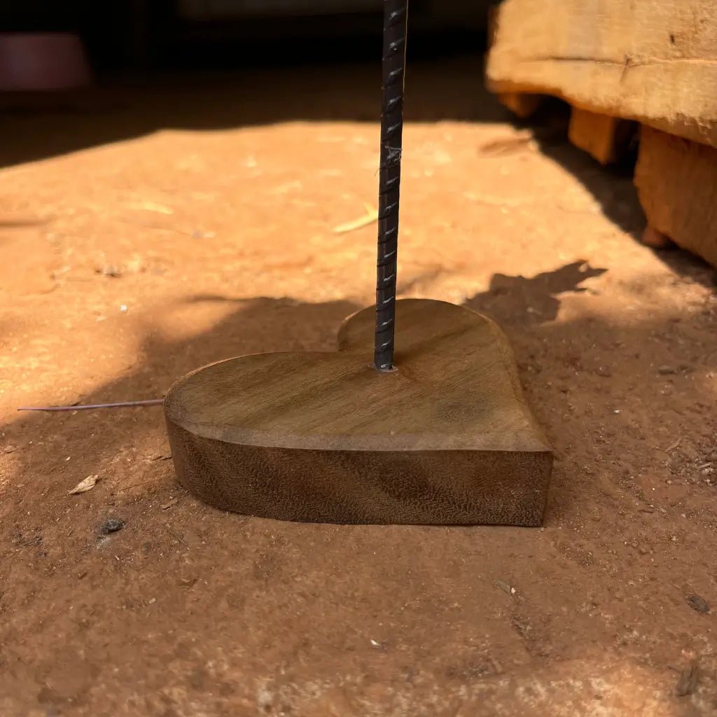Pedestal com Divino Espírito Santo - Madeira - Ateliê Vó Adélia