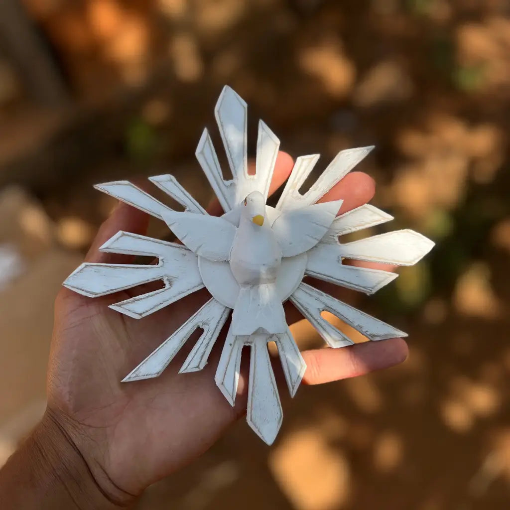 "Modelo 3 do resplendor de madeira em pátina"